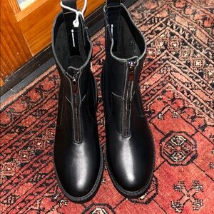 Andre Assous Black Leather Combat Boots Size 8M; Front Zipper; New With Tags!